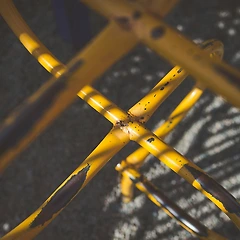 밤새 발목을 만지던 손 썸네일