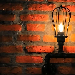 최은영 <아주 희미한 빛으로도> 썸네일