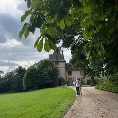 프랑스 팔순잔치에서 만난 8살짜리 단짝친구 썸네일