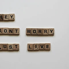 내일의 걱정을 오늘 미리 당겨 쓰지 않는 지혜 썸네일