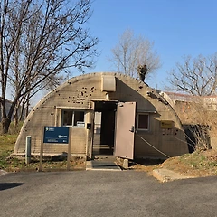 ## 기록은 동경이 아니라, 실존을 증명하는 투쟁이다
 썸네일