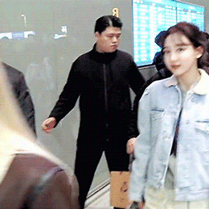 191128 ICN 출국 나연 움짤 - 1p