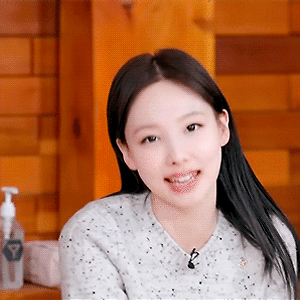 230106 TIME TO TWICE TWICE New Year 2023 TEASER 나연 움짤 - 1p