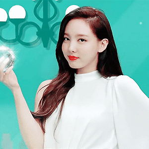 191206 아큐브 디파인 Radiant Charm CF 나연 움짤 - 3p