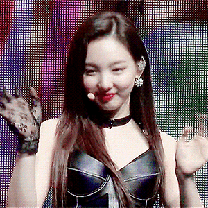 190422 TWICE SHOWCASE <FANCY> 나연 움짤 - 14p
