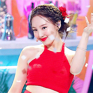 210613 인기가요 Alcohol-Free 페이스캠 나연 움짤 - 5p