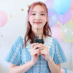 211007 6th Anniversary Happy TWICE & ONCE day! Behind the Scenes 나연 움짤 - 4p