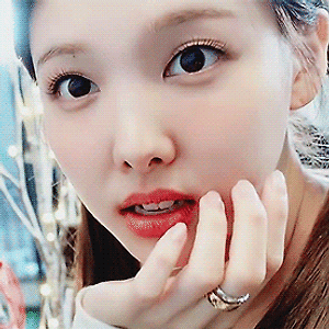 221222 Merry & Happy 2022ver. Mini M/V 나연 움짤 - 1p