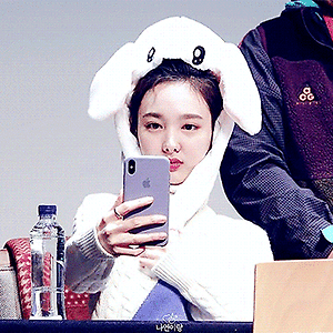 181117 상암 팬사인회 (cr.나연이랑) 나연 움짤 - 9p