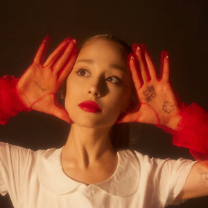 Ariana Grande - supernatural