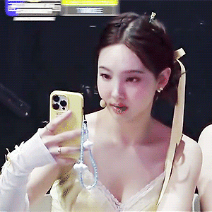220918 엠넷재팬 엠카 백스테이지 나연 움짤 - 1p