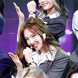 211121 인기가요 SCIENTIST 안방1열 직캠 나연 움짤 - 5p