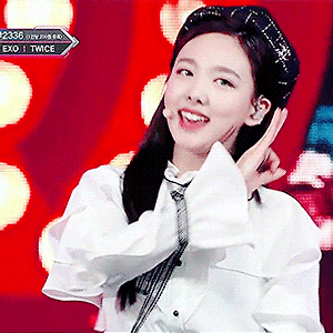 181115 엠카운트다운 YES or YES, 1위 나연 움짤 - 6p