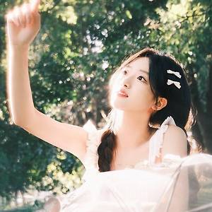 胡馨尹 후신인 작은 나비 후신인  웨이보