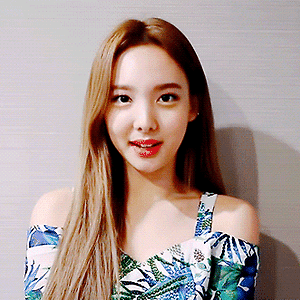 181106 'TWICELAND' 나연 인터뷰 영상 움짤 - 1p