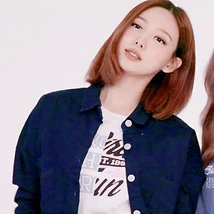 201116 TWICE plays Question or Challenge with BENCH 나연 움짤 - 2p