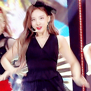 180722 인기가요 DTNA, 1위 나연 움짤 - 9p