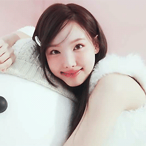 221206 조말론 런던 크리스마스 컬렉션 영상 나연 움짤 - 3p