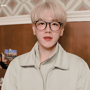 [GIF] 백현 BAEKHYUN <Get you alone> MV off shot