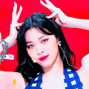 220717 인기가요 ITZY 류진 유나