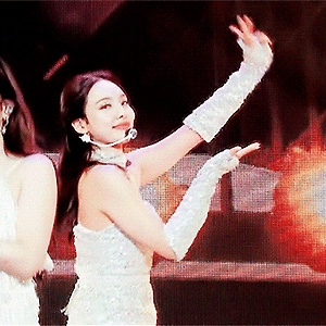 201231 가요대제전 I CAN'T STOP ME 나연 움짤 - 7p