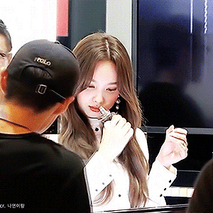 180807 GIVENCHY BEAUTY 런칭 행사 나연 움짤 (cr.나연이랑) - 4p