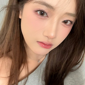 [胡馨尹/후신인] 작은 나비 후신인 웨이보