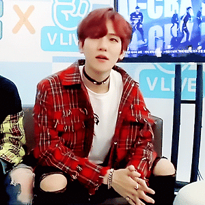 [GIF] 161105 쇼! 음악중심 5분 딜레이 백현 BAEKHYUN