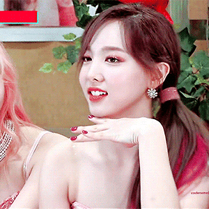 191006 트와이스 출첵라이브 1부 나연 움짤 - 4p