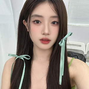 [胡馨尹/후신인] 작은 나비 후신인 웨이보