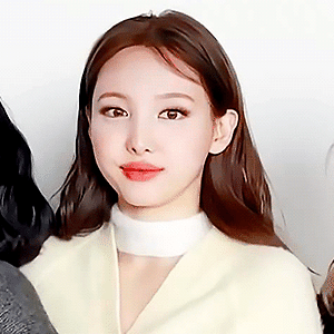211211 MAMA 여자그룹상 수상소감 나연 움짤 - 1p