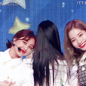 181221 MUSIC STATION SUPER LIVE 2018 나연 움짤 - 10p