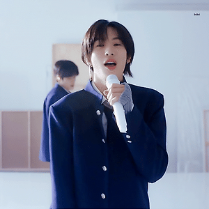 250108 허그 MV 앤톤