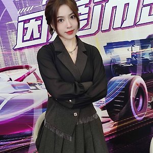 AKB48 TEAM SH 周念琪죠우니엔치 毛唯嘉마오웨이지아 吴凡우판 孔珂昕콩커신 龚露雯공루원 吴安琪우안치 刘念류니엔 
 웨이보