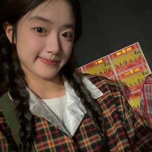[胡馨尹/후신인] 작은 나비 후신인 웨이보