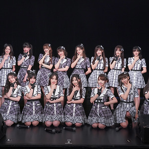 AKB48 Team SH 웨이보 胡馨尹 후신인