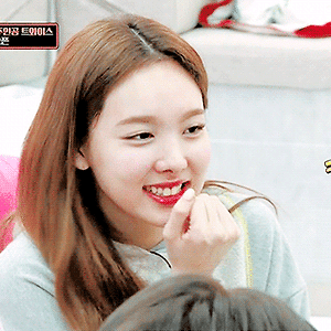 190503 300 엑스투 나연 움짤 - 8p