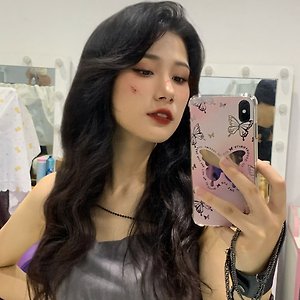 AKB48 TEAM SH 王安妮왕안니 刘念류니엔 朱苓쥬링	 龚露雯공루원 马小雨마샤오위 웨이보