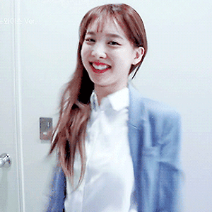 190726 TWICE TV '트둥엔터테인먼트 비하인드' 나연 움짤 - 1p