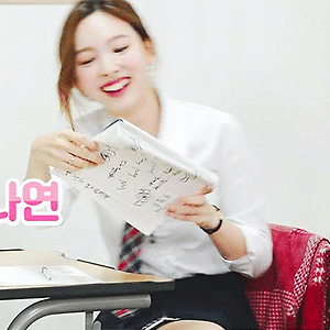 200925 TIME TO TWICE 트둥고등학교 EP.02 나연 움짤 - 5p