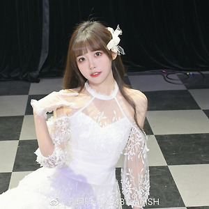AKB48 Team SH 孔珂昕 콩커신 웨이보