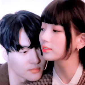이두나 넷플릭스 화보 영상
