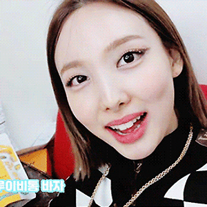 200730 TWICE x Harper's BAZAAR Behind the Scenes 나연 움짤 - 3p