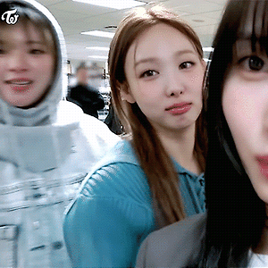 TWICE TV "New York Promotion Days" Behind 나연 움짤 - 2p