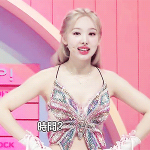 220717 엠넷재팬 엠카 백스테이지 나연 움짤 - 3p