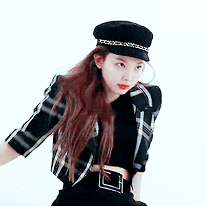190802 TWICE TV "Allure" 나연 움짤 - 2p