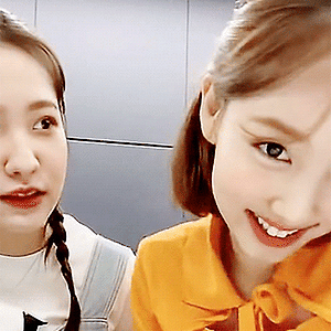 200527 레드벨벳 예리 @yerimiese 인스타라이브 나연 움짤 - 6p