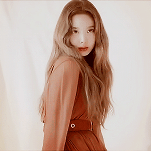 180729 마리끌레르 인스타그램 나연 움짤 - 6p
