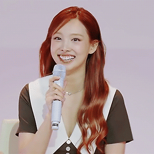2nd MINI ALBUM [NA] Special Event [NA] A to Z 나연 움짤 - 3p