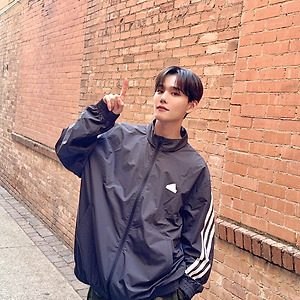 <0 or 1> IN NORTH AMERICA 비하인드